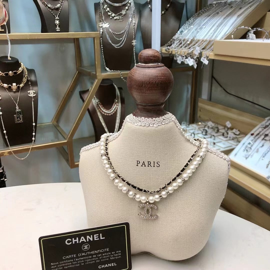 New Fashion Trends Pearl Necklace