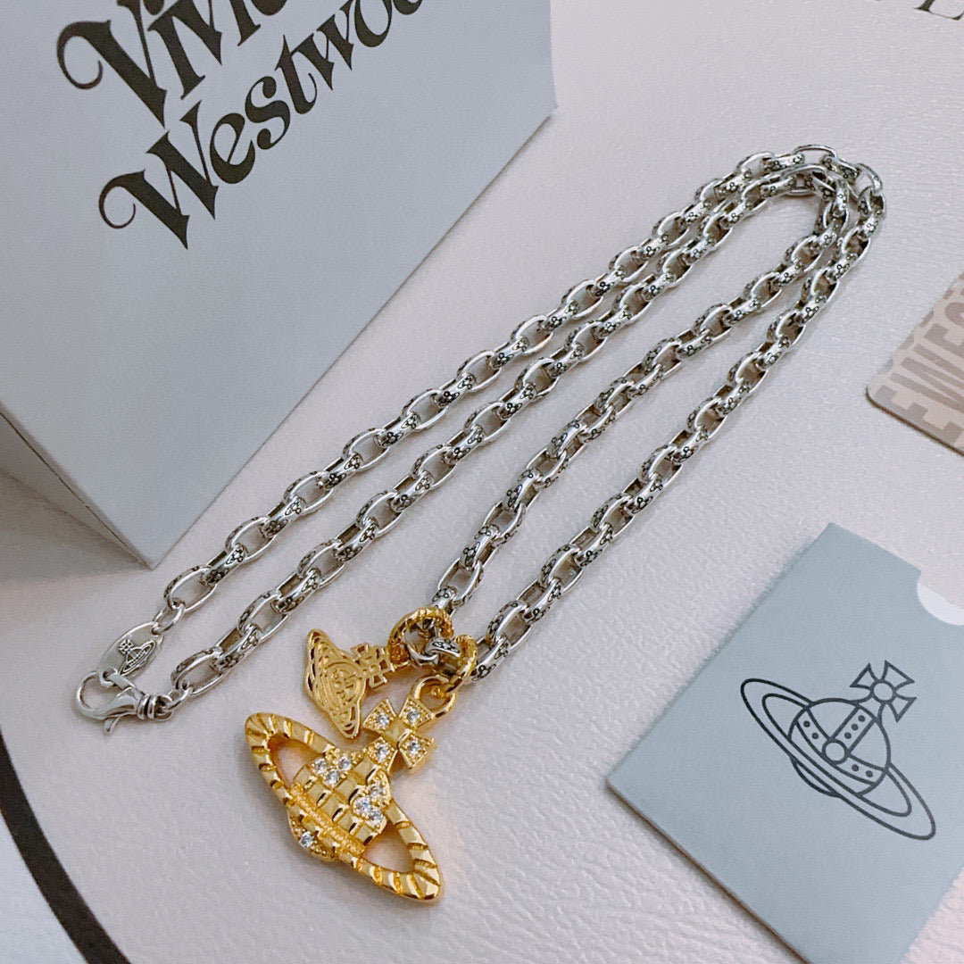 New Fashion Trends Queen Dowager Saturn 🪐✨ High quality classic Saturn necklace for both men and women!