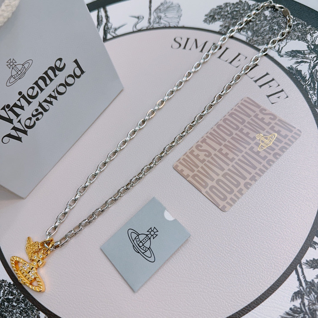 New Fashion Trends Queen Dowager Saturn 🪐✨ High quality classic Saturn necklace for both men and women!