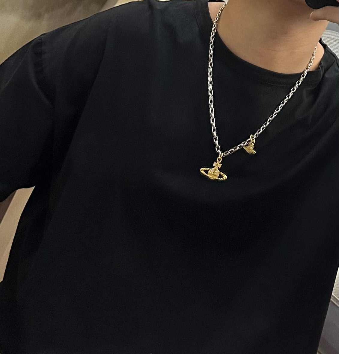 New Fashion Trends Queen Dowager Saturn 🪐✨ High quality classic Saturn necklace for both men and women!