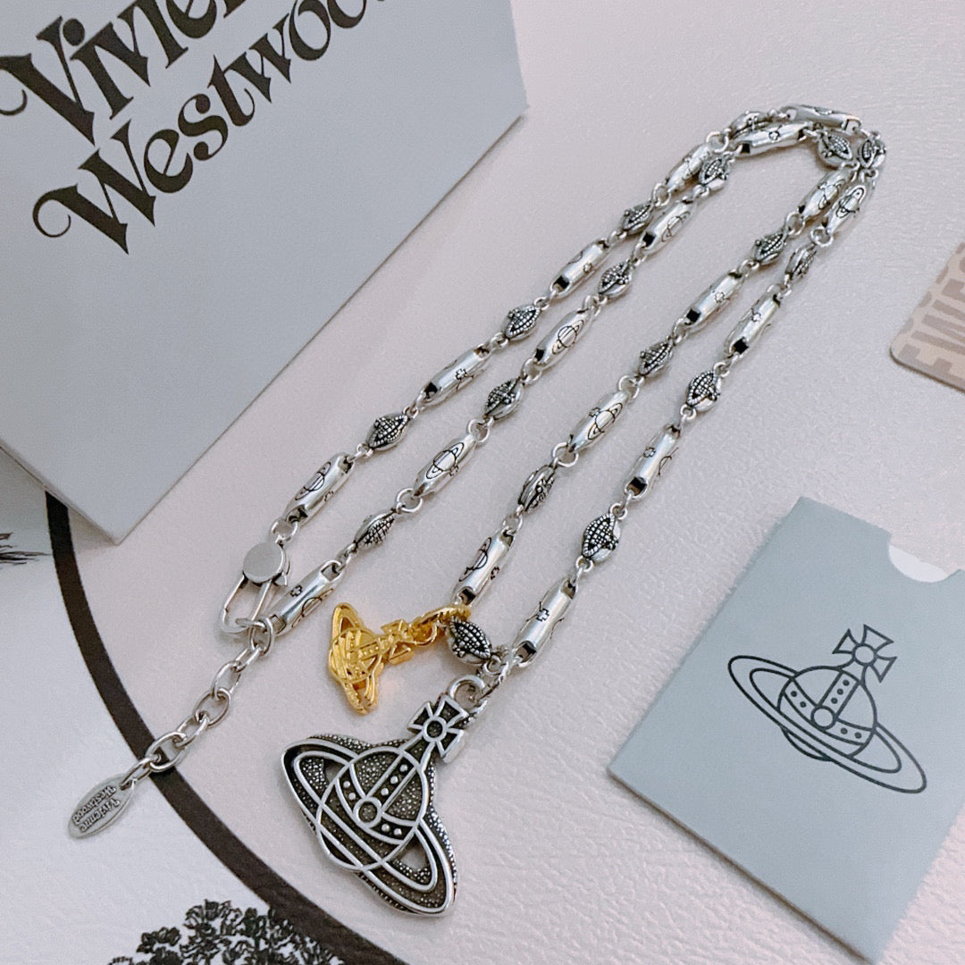 New Fashion Trends Queen Dowager Saturn 🪐✨ High quality classic Saturn necklace for both men and women!