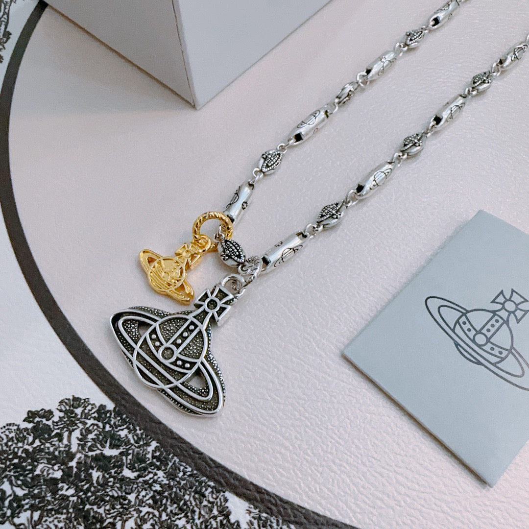 New Fashion Trends Queen Dowager Saturn 🪐✨ High quality classic Saturn necklace for both men and women!