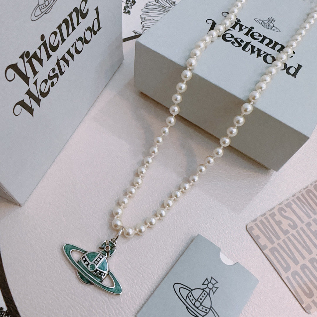 New Fashion Trends  Queen of Saturn 🪐✨  High quality classic Saturn pearl necklace, suitable for both men and women