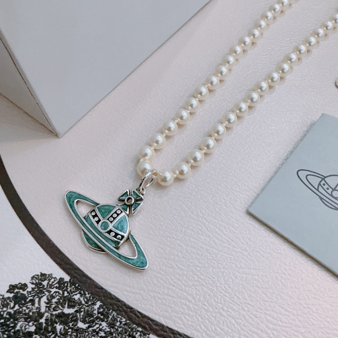 New Fashion Trends  Queen of Saturn 🪐✨  High quality classic Saturn pearl necklace, suitable for both men and women