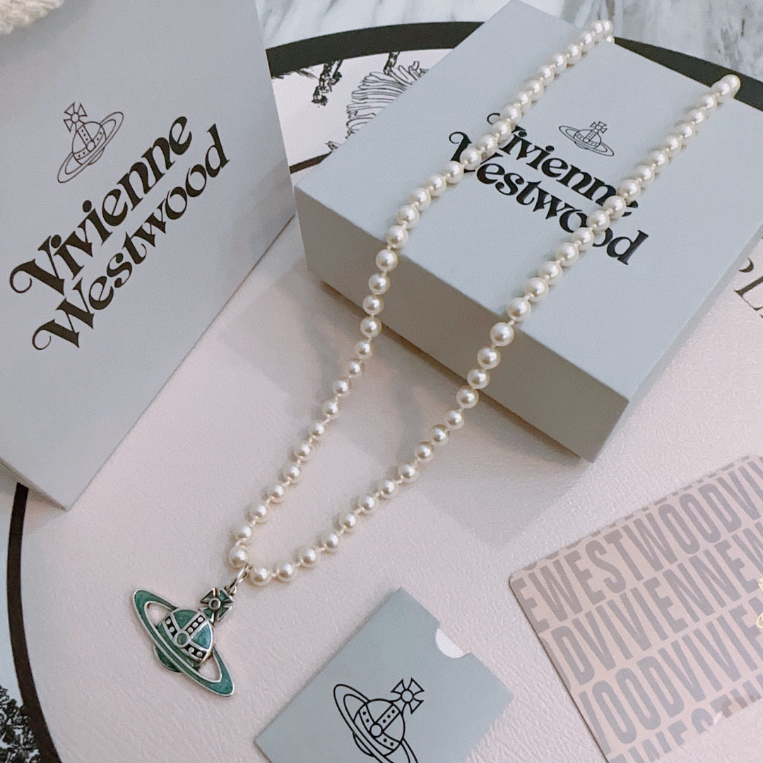 New Fashion Trends  Queen of Saturn 🪐✨  High quality classic Saturn pearl necklace, suitable for both men and women