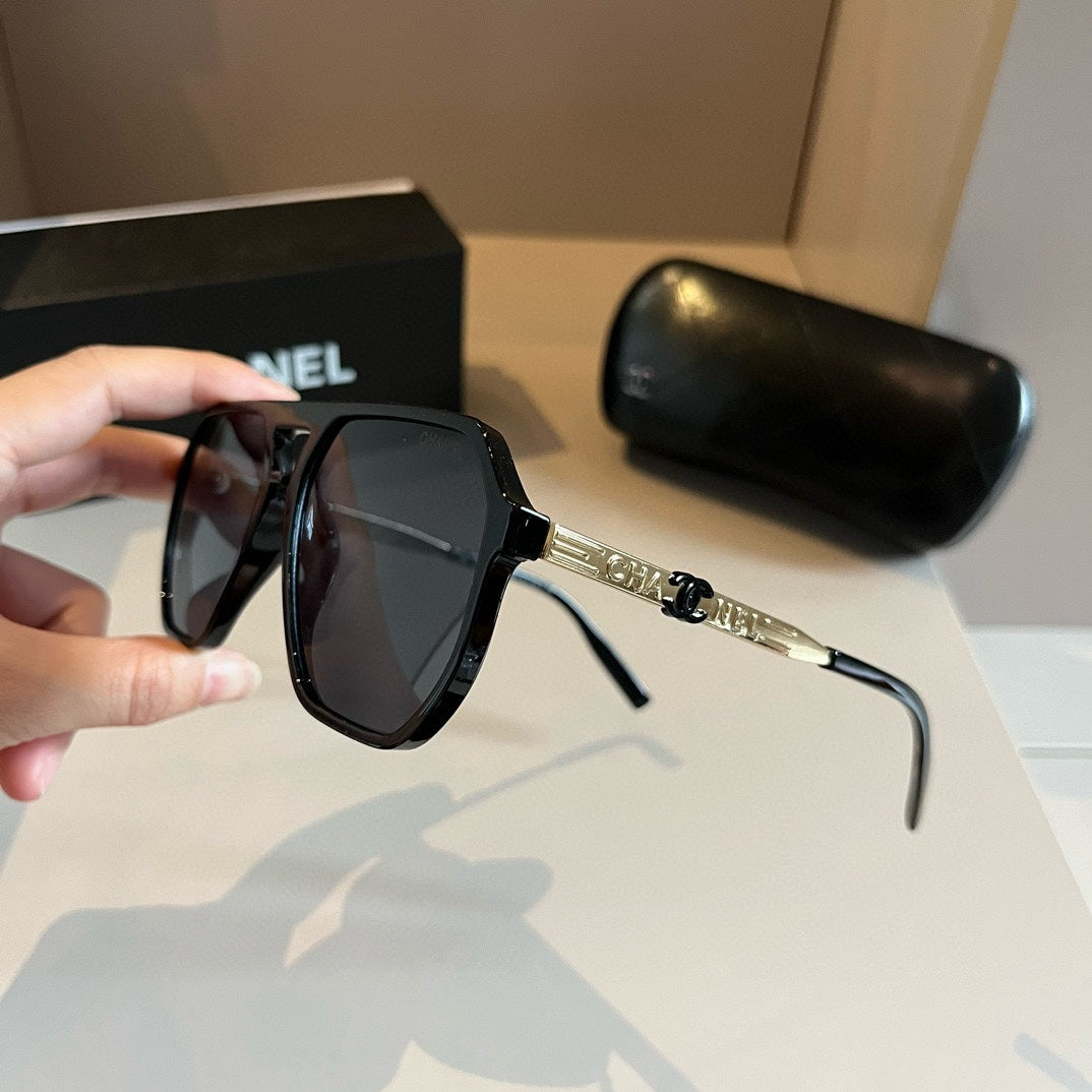New fashion star with large frame sunglasses