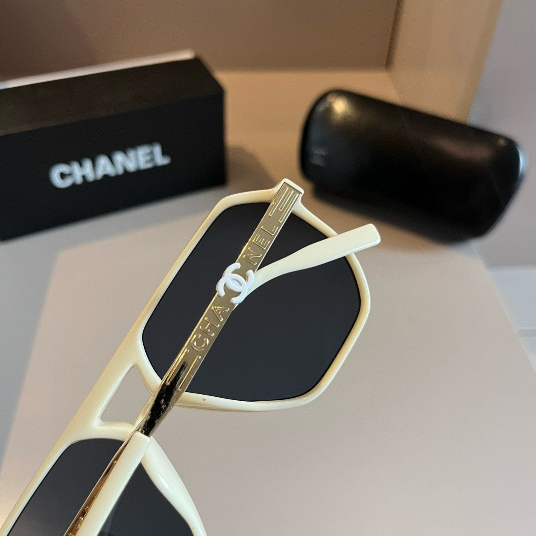 New fashion star with large frame sunglasses