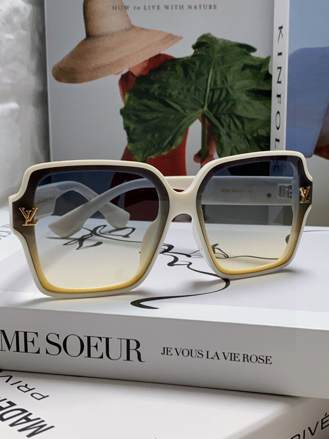 New Fashionable, Elegant, Comfortable, Lightweight, Exquisite  Sunglasses