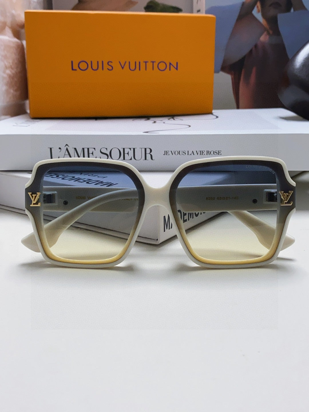 New Fashionable, Elegant, Comfortable, Lightweight, Exquisite  Sunglasses