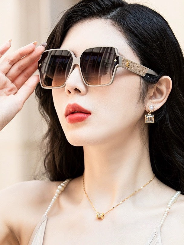 New Fashionable, Elegant, Comfortable, Lightweight, Exquisite  Sunglasses