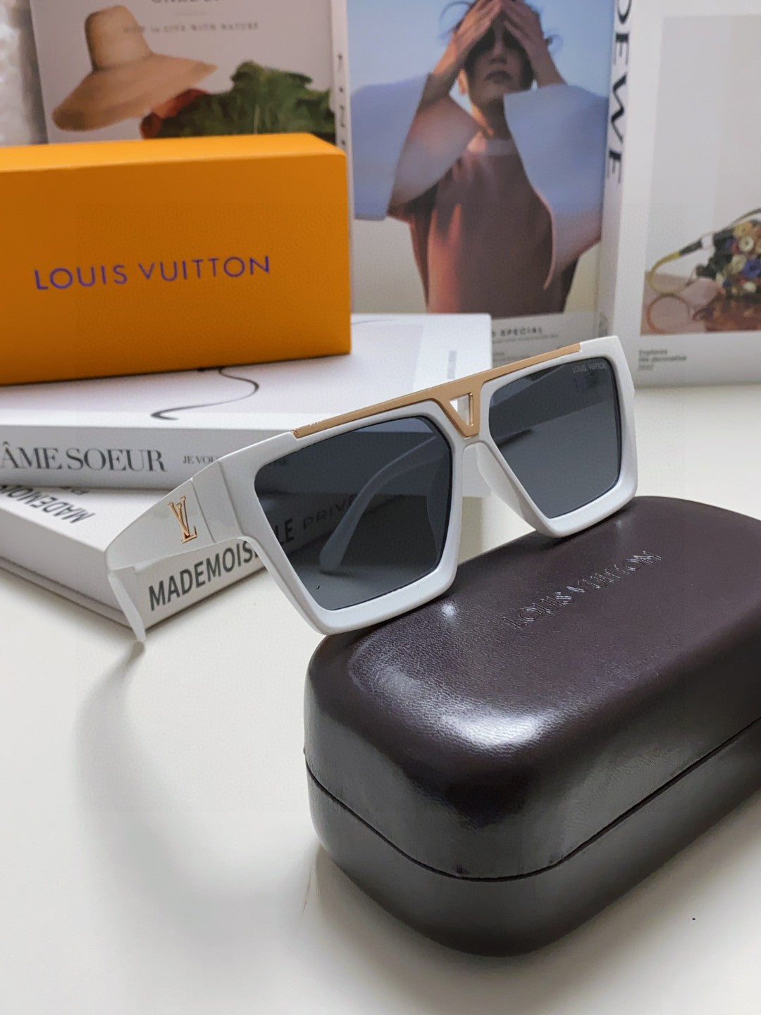 New fashionable, exquisite, luxurious and high-end sunglasses