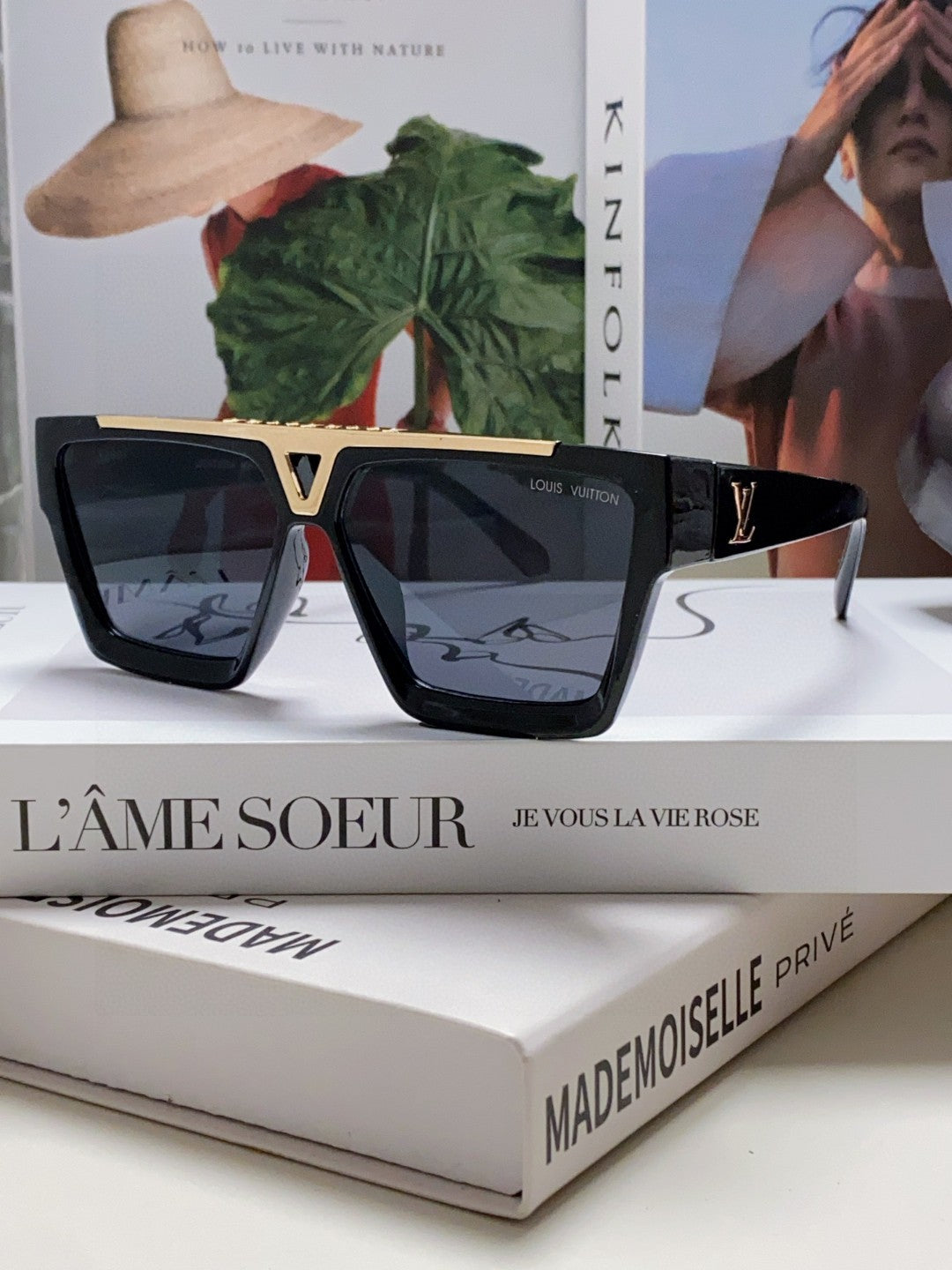 New fashionable, exquisite, luxurious and high-end sunglasses