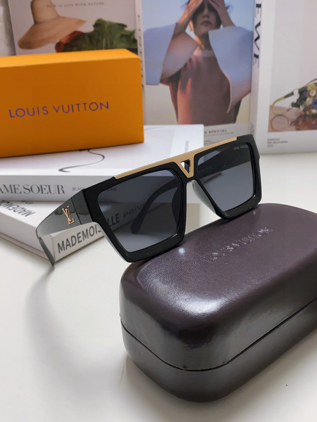 New fashionable, exquisite, luxurious and high-end sunglasses