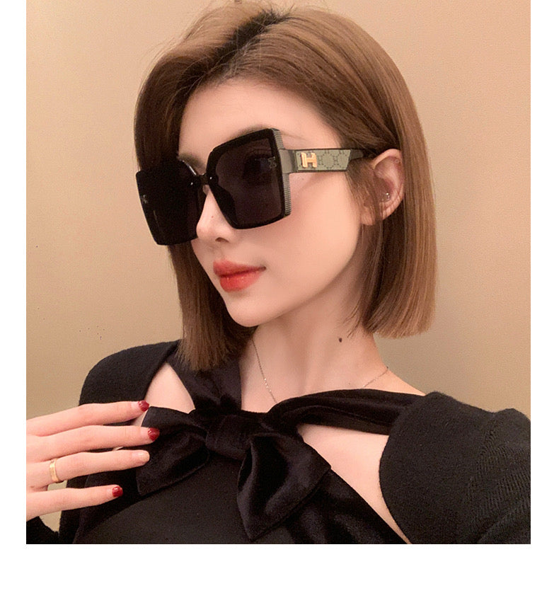 New Fashion, Light Luxury, Versatile, and High end  Box UV resistant Sunglasses