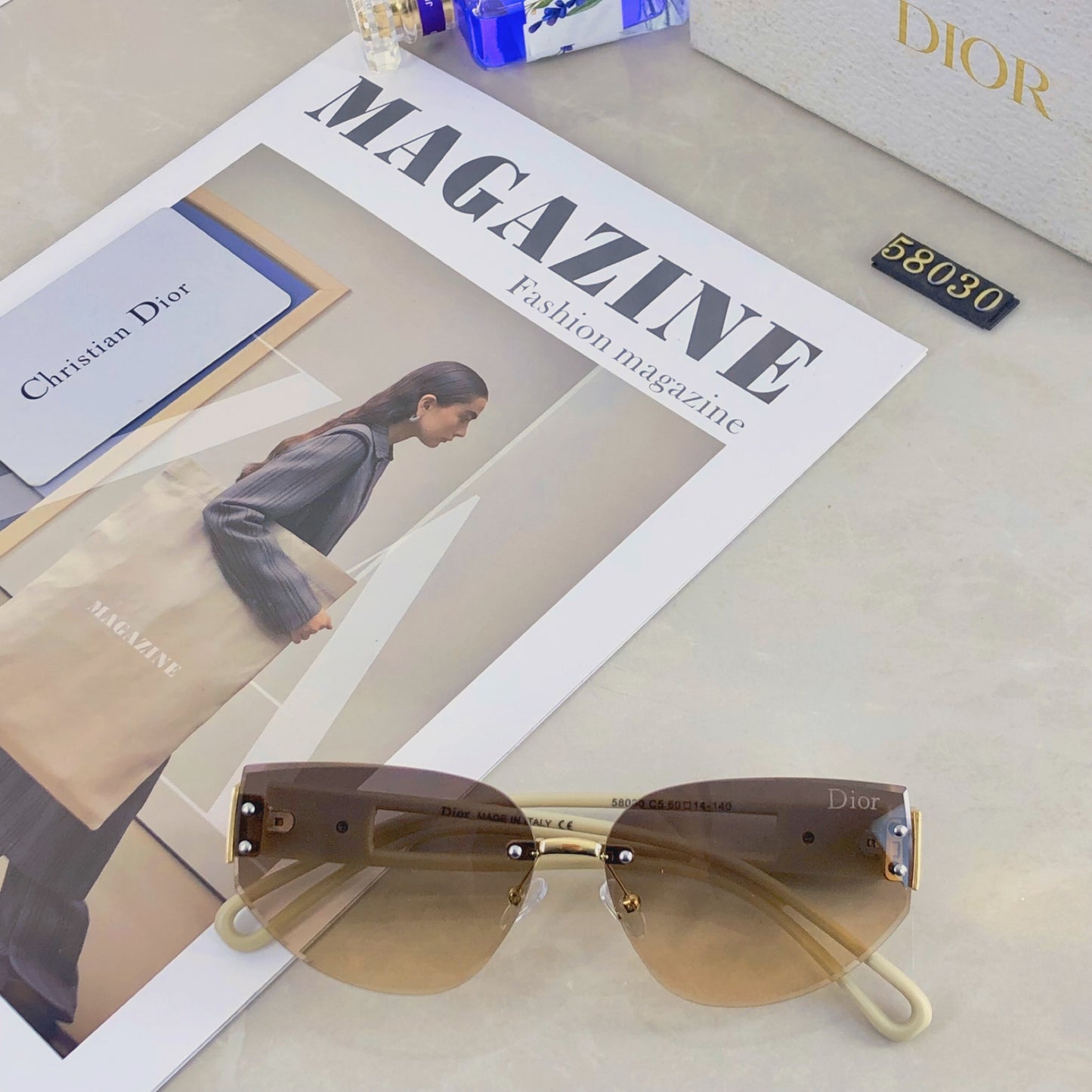 New fashion, personality, avant-garde, European and American women's UV resistant cat eyes frameless color blocked legs, wide leg sunglasses, sunglasses