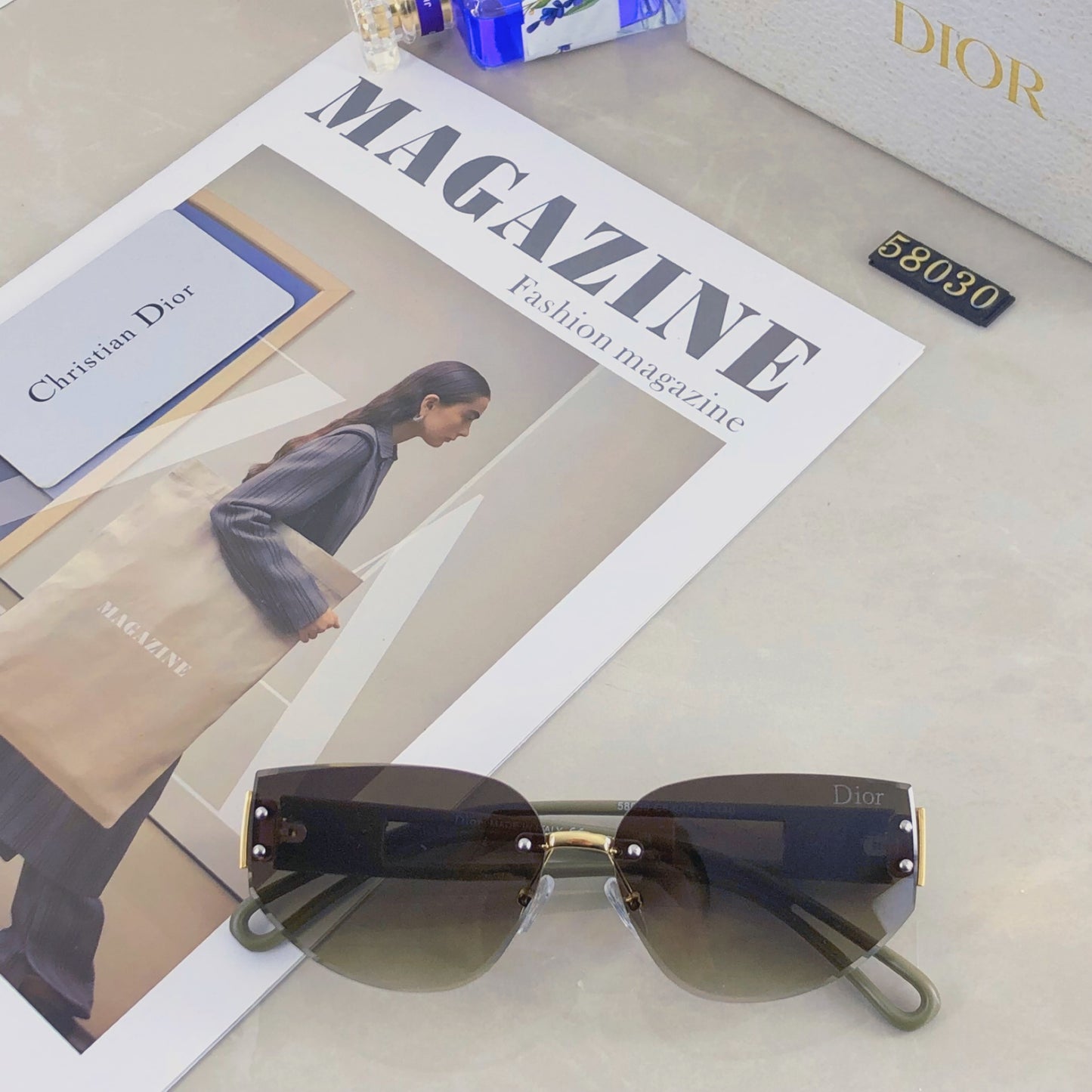 New fashion, personality, avant-garde, European and American women's UV resistant cat eyes frameless color blocked legs, wide leg sunglasses, sunglasses