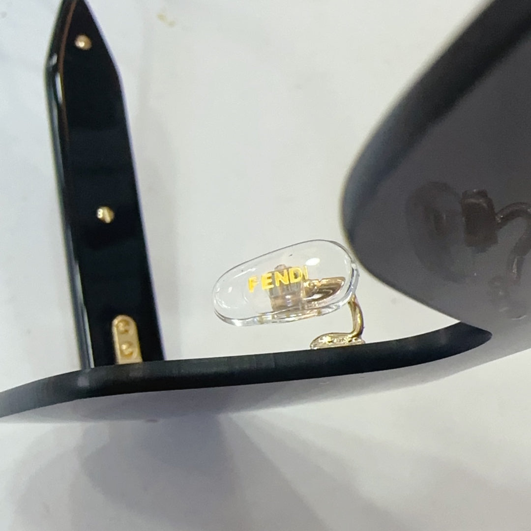 New Fashion Trend Light Luxury Sunglasses