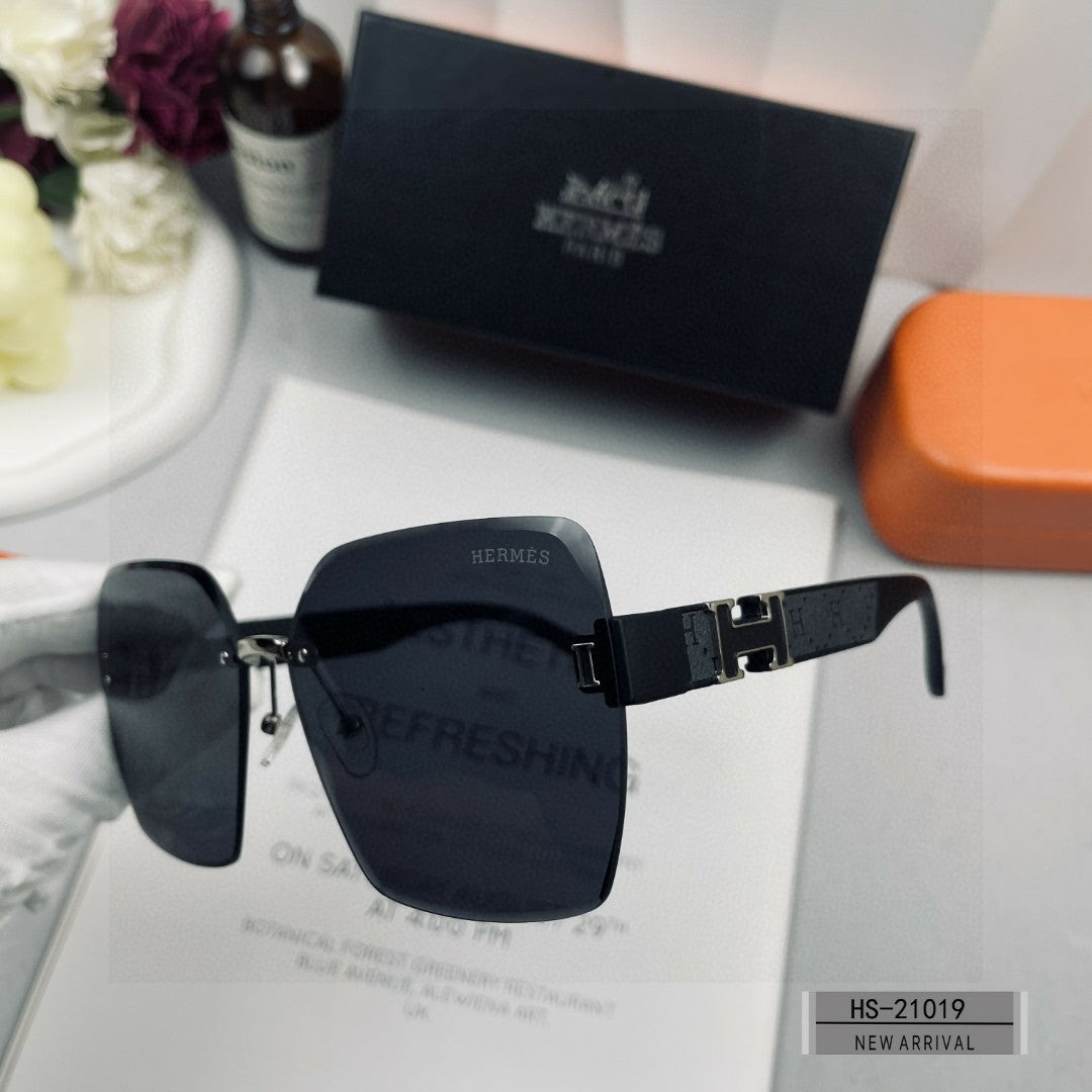 New trend leading fashion  lightweight and comfortable sunglasses