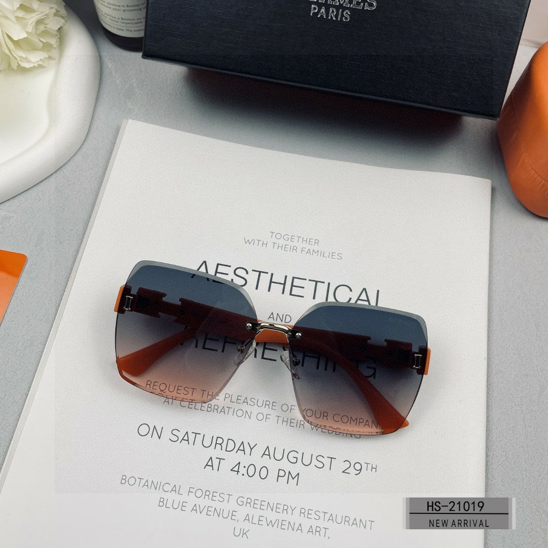 New trend leading fashion  lightweight and comfortable sunglasses