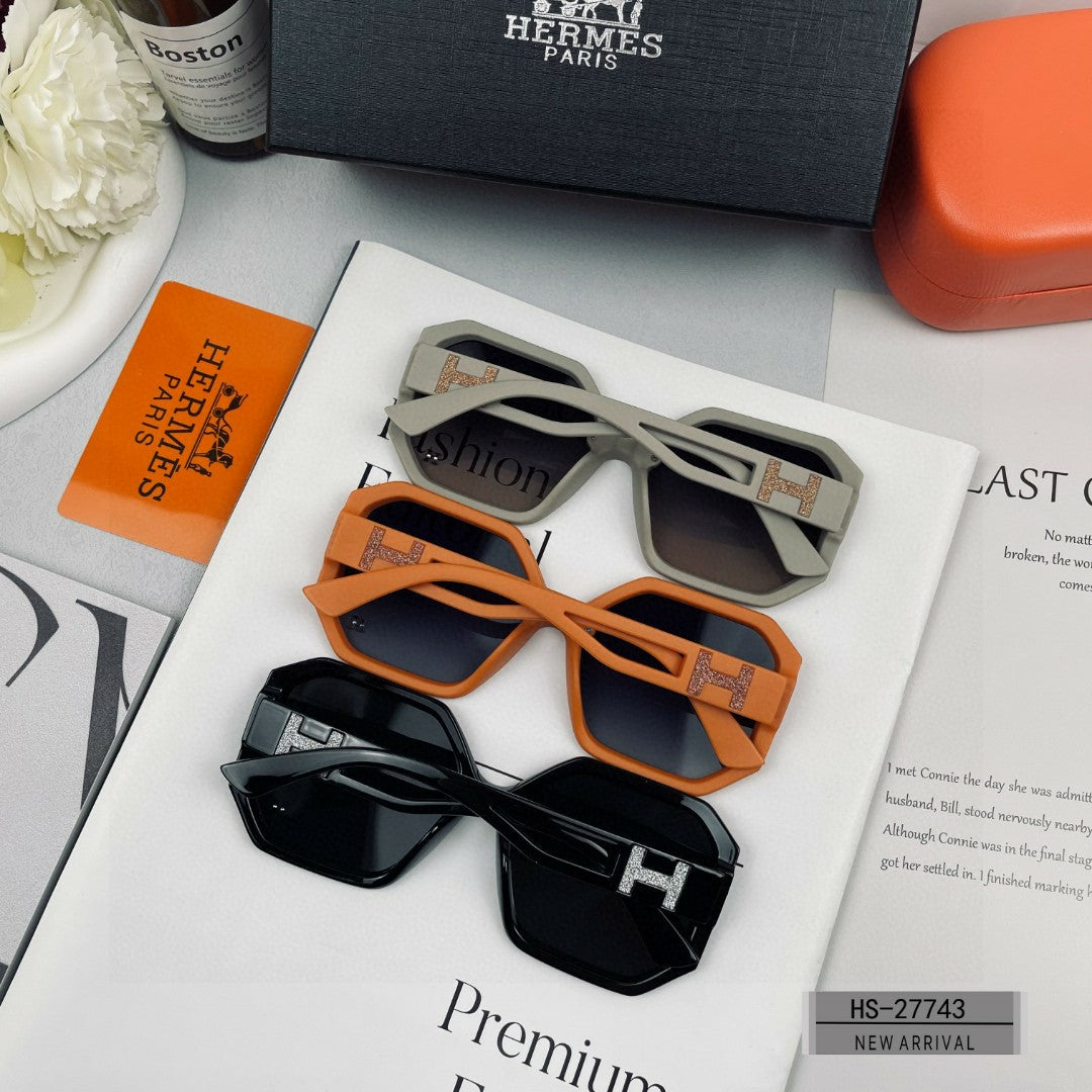 New trendy classic  lightweight and comfortable sunglasses