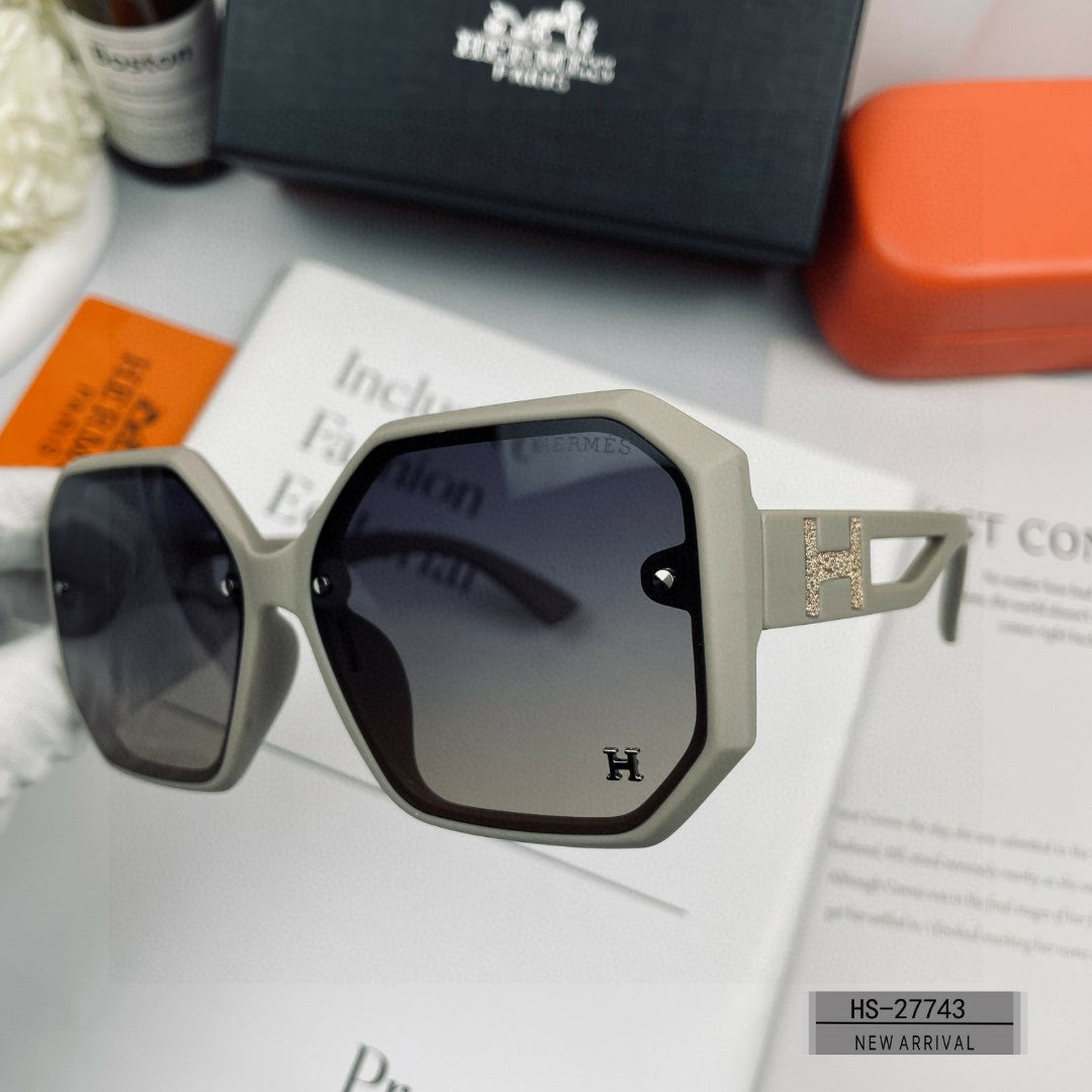 New trendy classic  lightweight and comfortable sunglasses