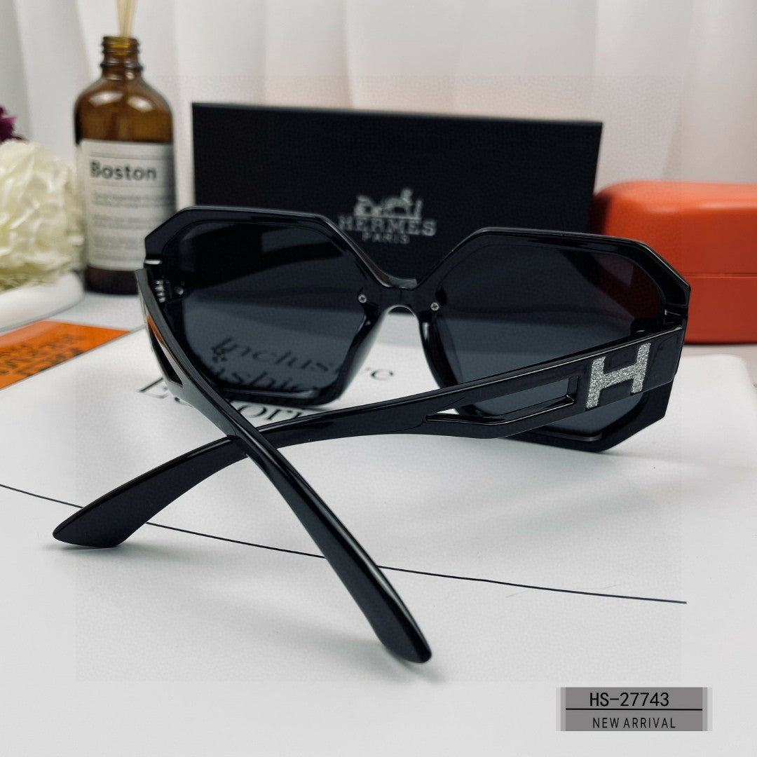 New trendy classic  lightweight and comfortable sunglasses