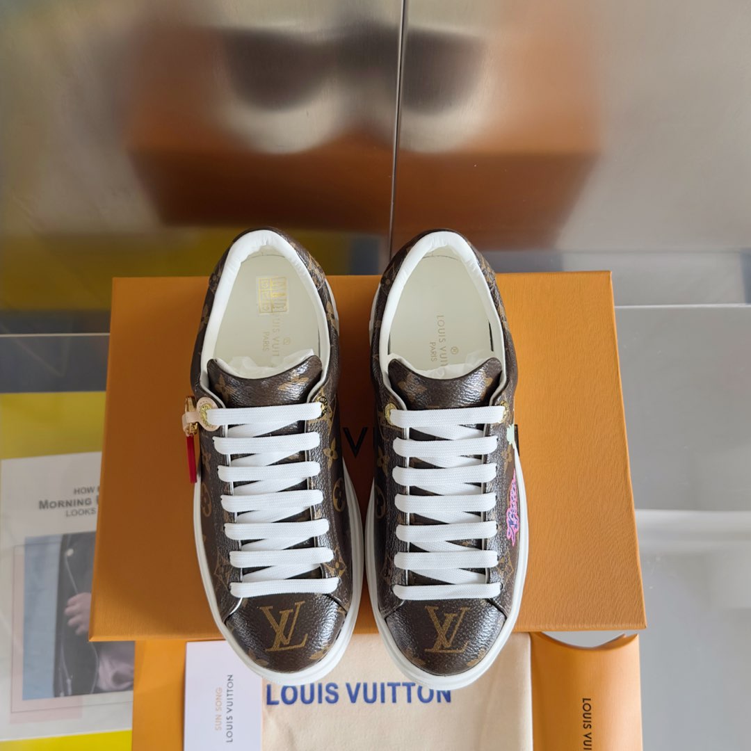 New luxury fashion RUN AWAY Sneakers
