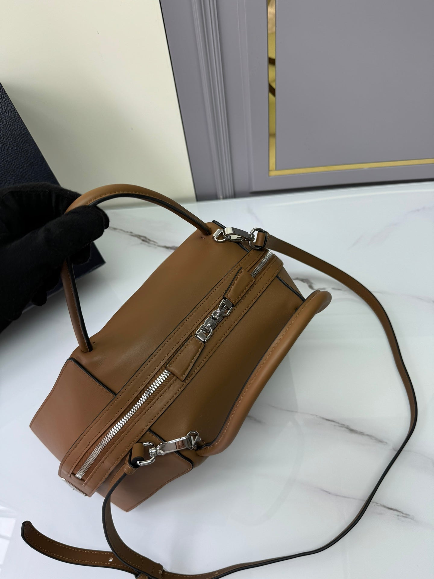 New  Exquisite PRADA Fashion Show Handheld Crossbody Bag