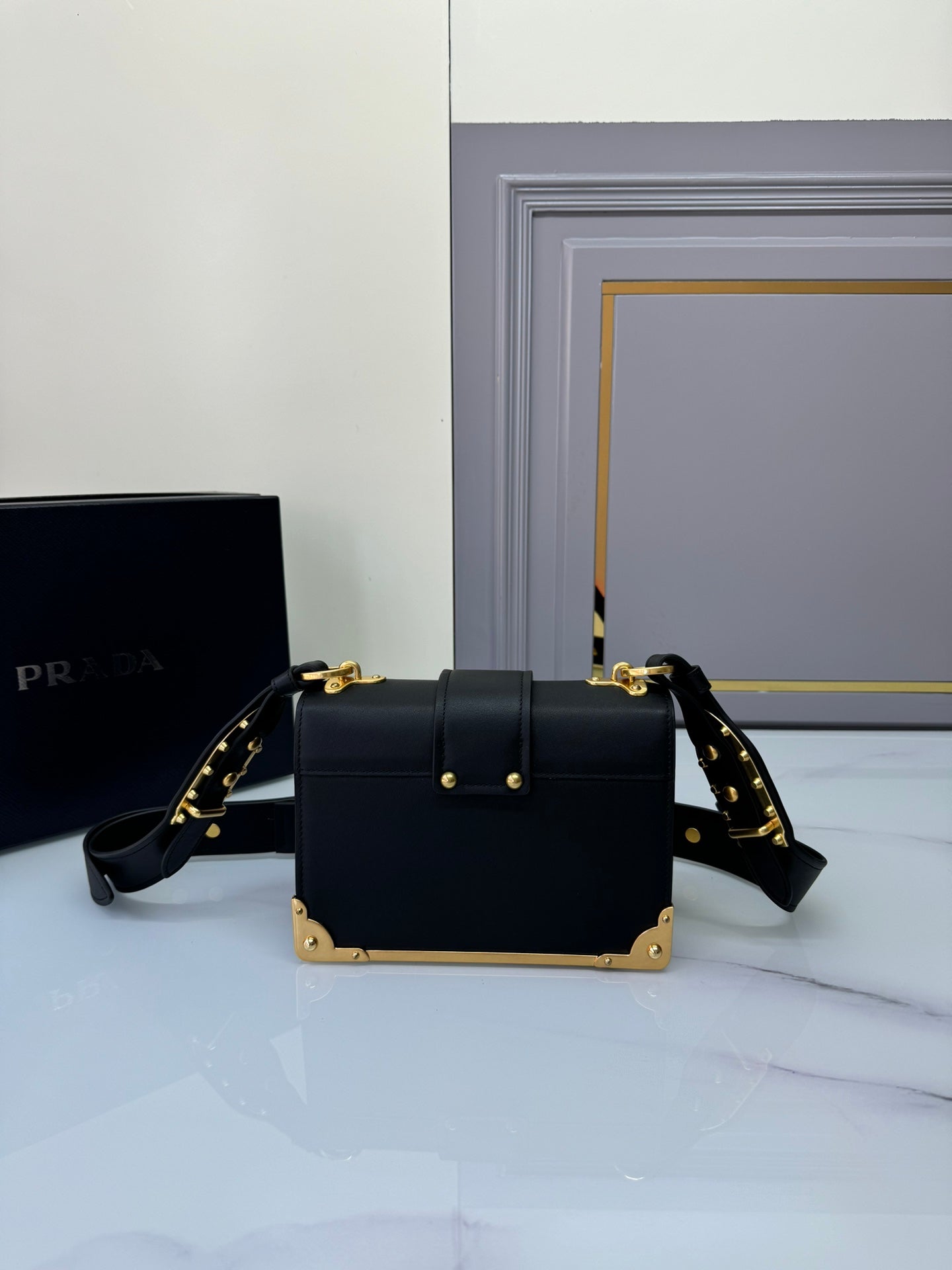 New Fashionable, PRADA Exquisite  Women's Handheld and Crossbody Bag