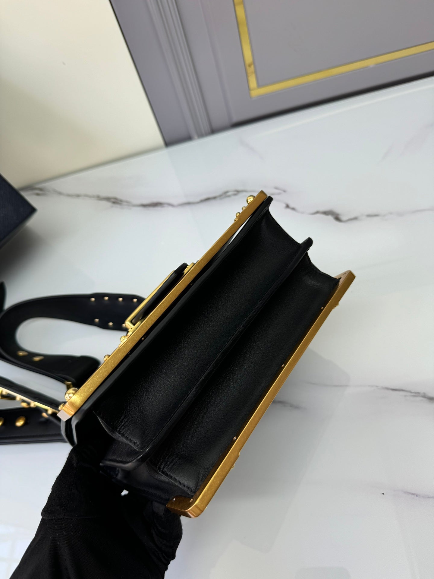 New Fashionable, PRADA Exquisite  Women's Handheld and Crossbody Bag