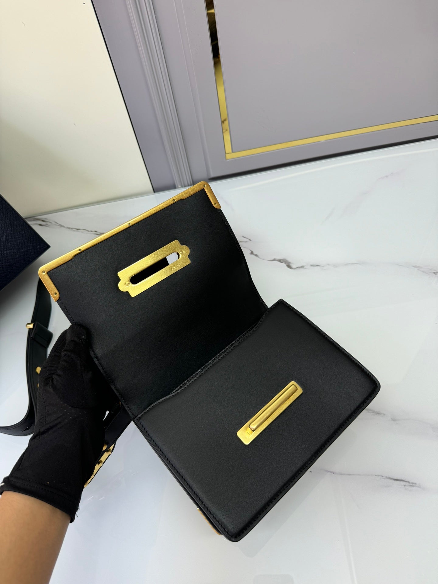 New Fashionable, PRADA Exquisite  Women's Handheld and Crossbody Bag