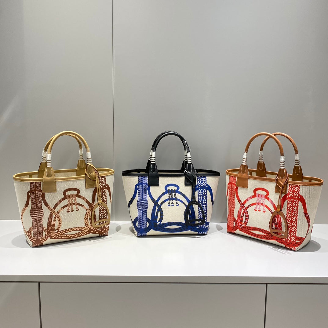 New luxury fashion Steeple tote handbag