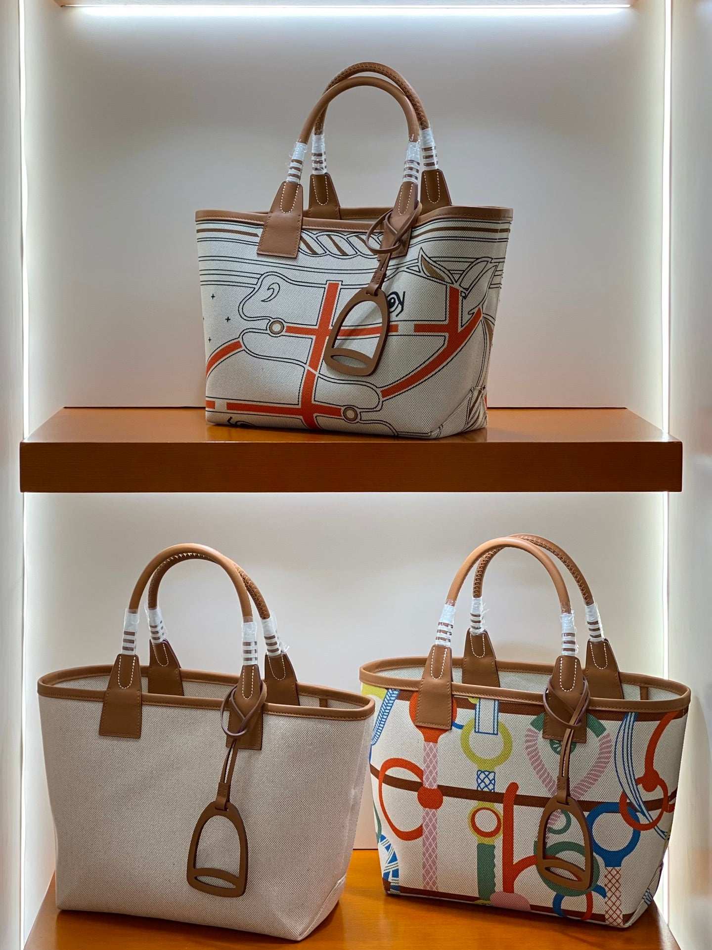 New luxury fashion Steeple tote handbag