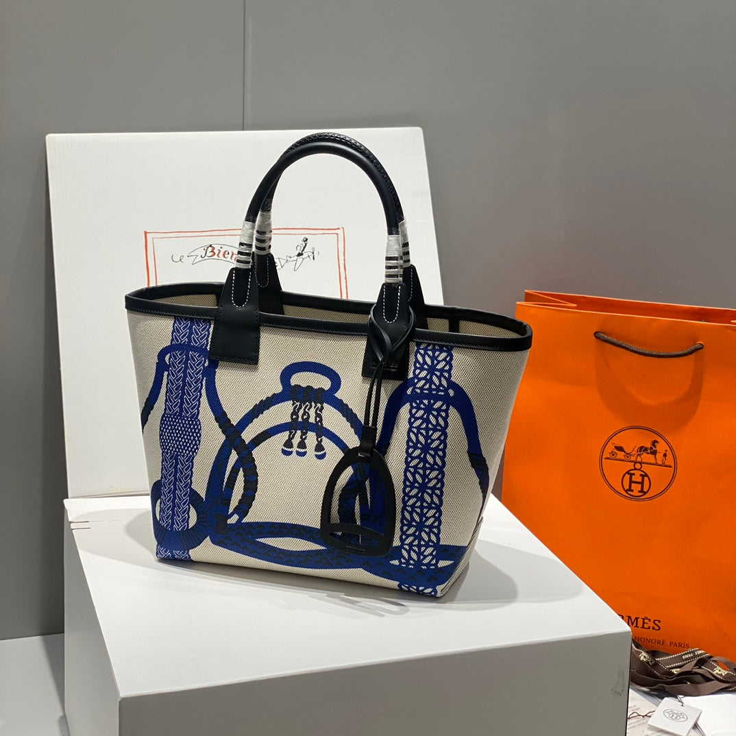 New luxury fashion Steeple tote handbag