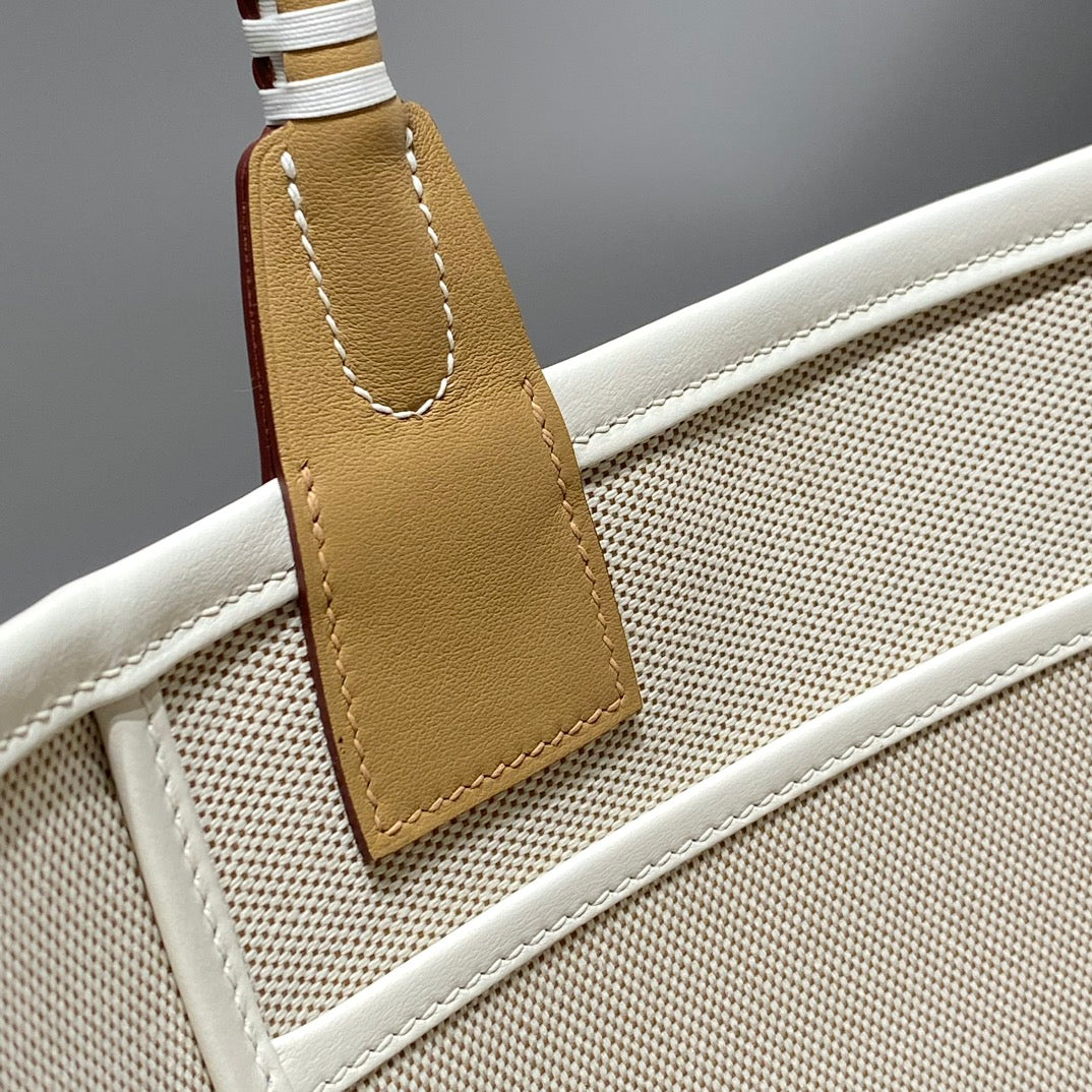 New luxury fashion Steeple tote handbag