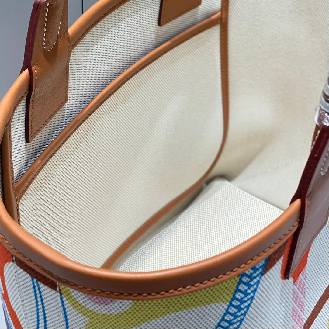 New luxury fashion Steeple tote handbag