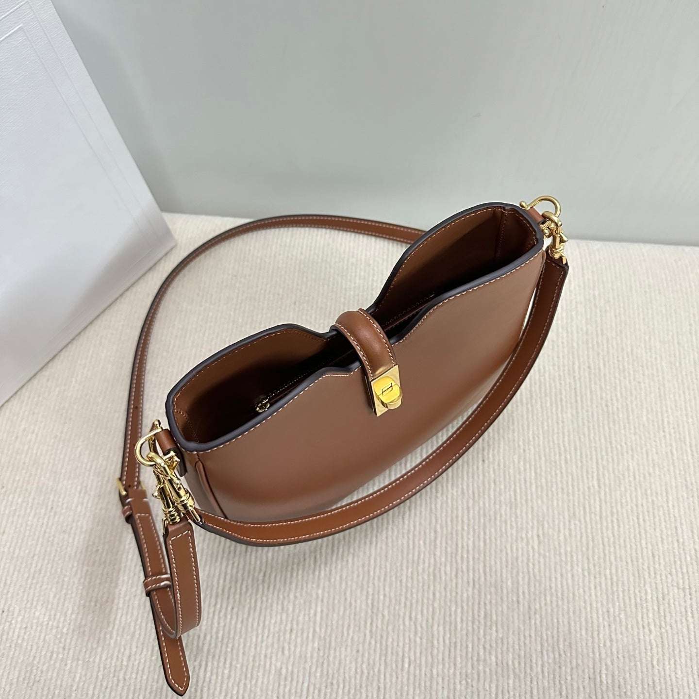 New luxury fashion Camille Soft Handheld Shoulder Bag