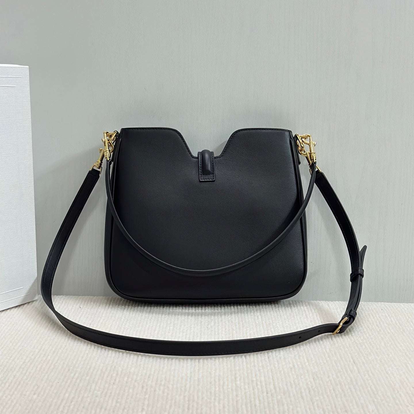 New Fashion Trend Camille 16 Soft Handheld Shoulder Bag