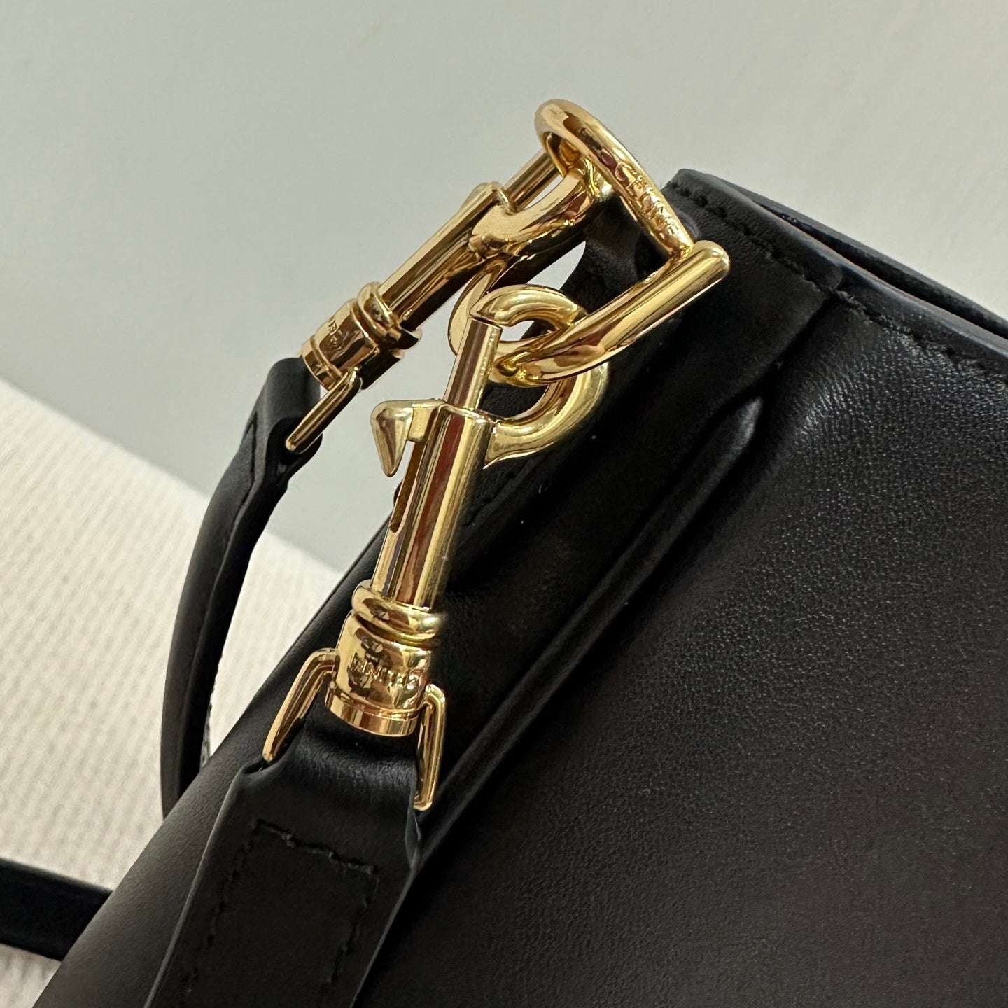 New Fashion Trend Camille 16 Soft Handheld Shoulder Bag