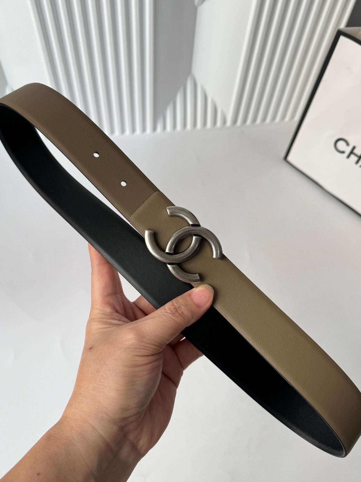 New Cha~nel imported glossy calf leather 3cm soft and exquisite touch, simple and fashionable double-sided belt