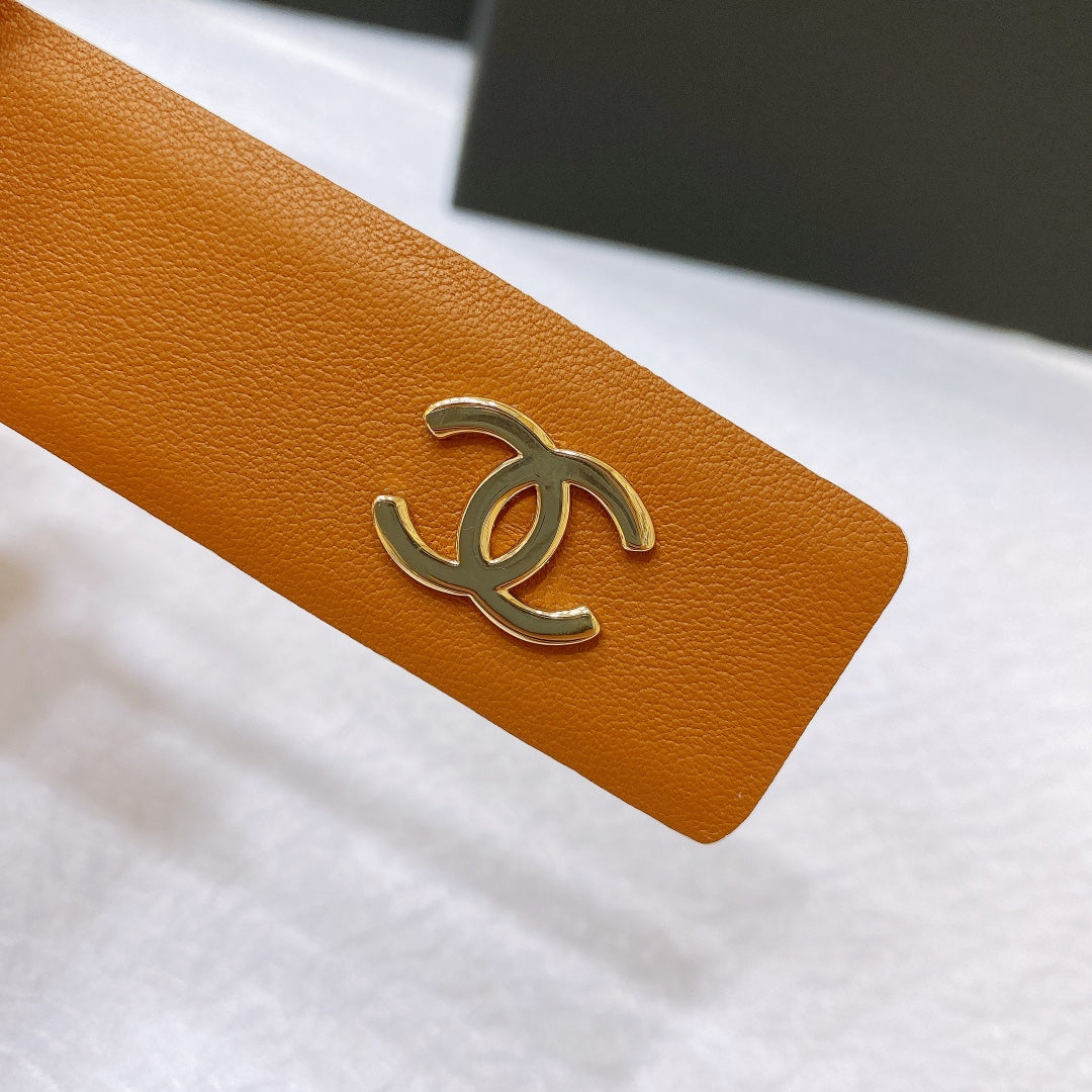 New Cha~nel imported glossy calf leather 3cm soft, delicate, elegant and fashionable double-sided belt