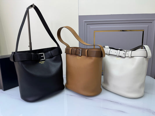 New Fashionable Exquisite PRADA buckle Women's Handheld & Crossbody Bag