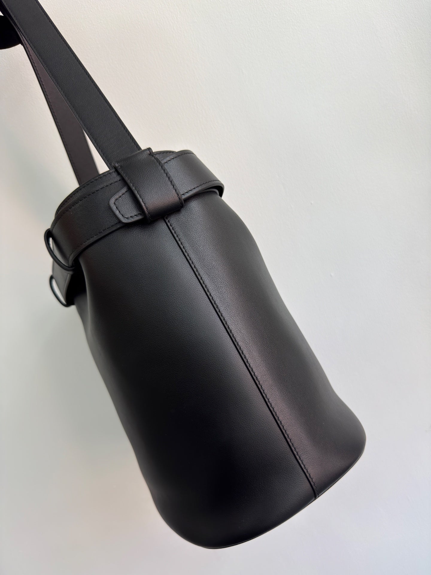 New Fashionable Exquisite PRADA buckle Women's Handheld & Crossbody Bag