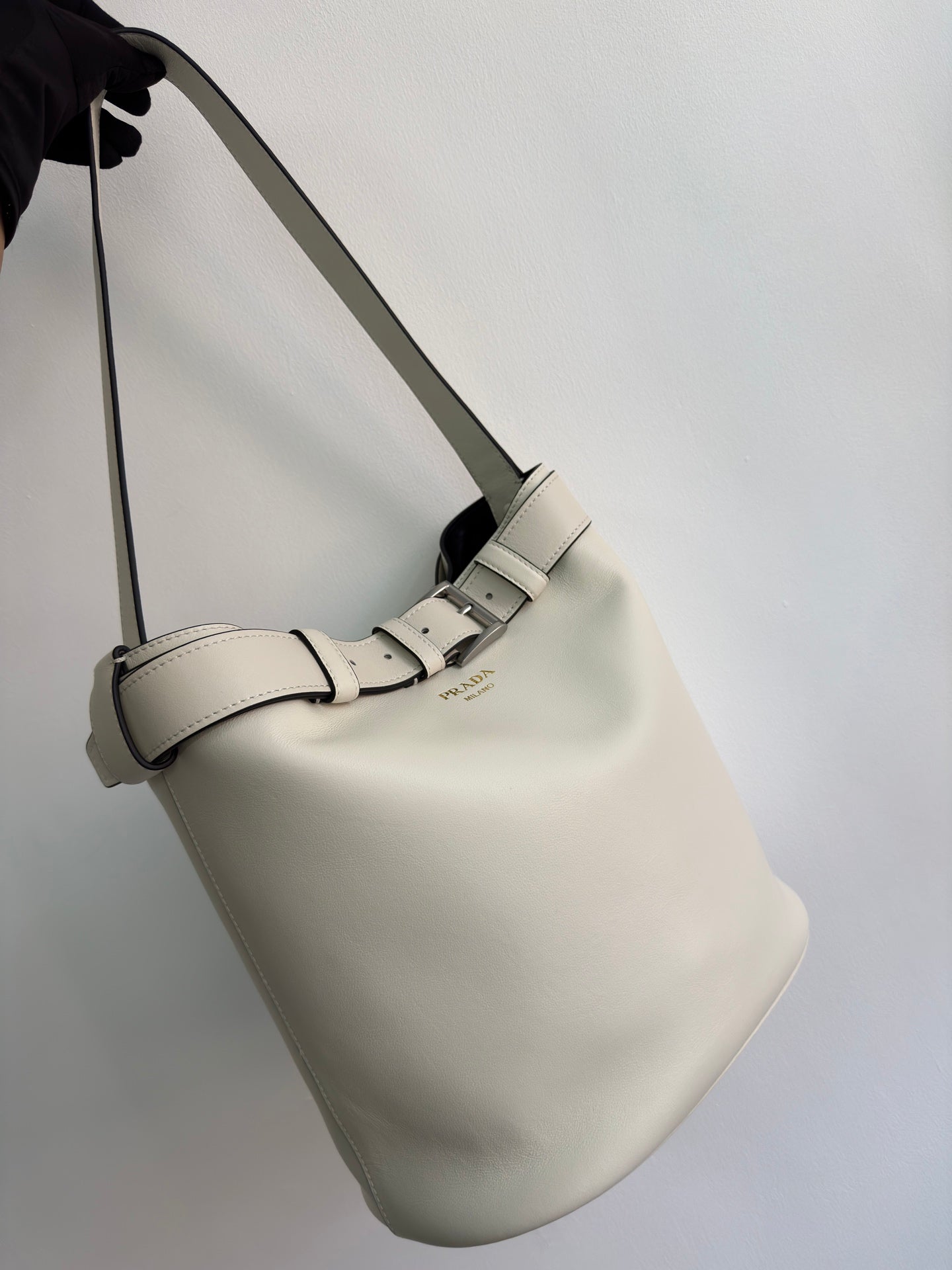 New Fashionable Exquisite PRADA buckle Women's Handheld & Crossbody Bag