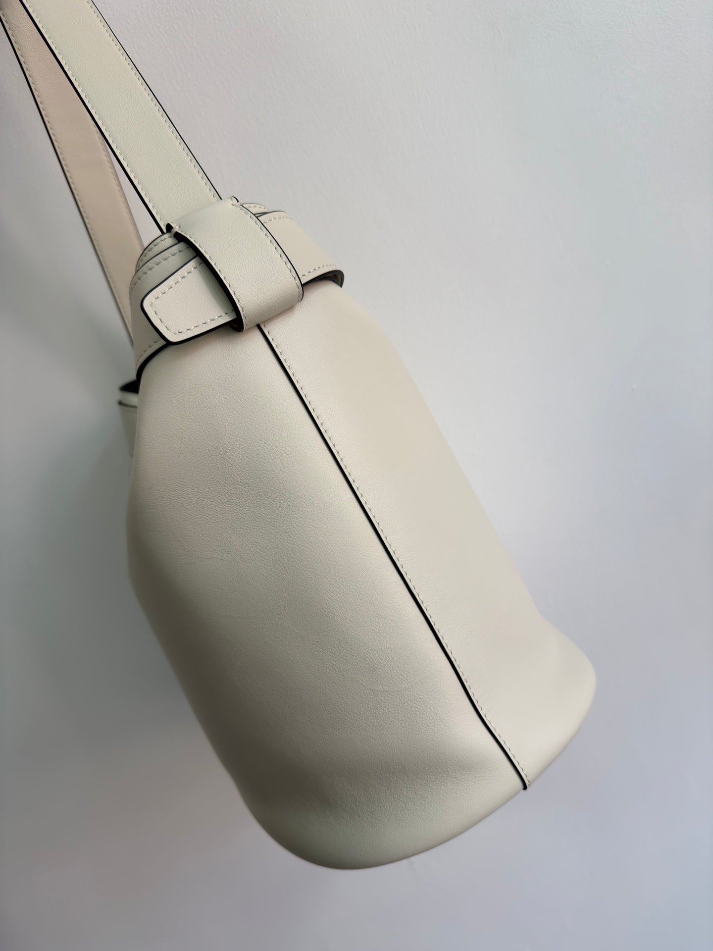 New Fashionable Exquisite PRADA buckle Women's Handheld & Crossbody Bag