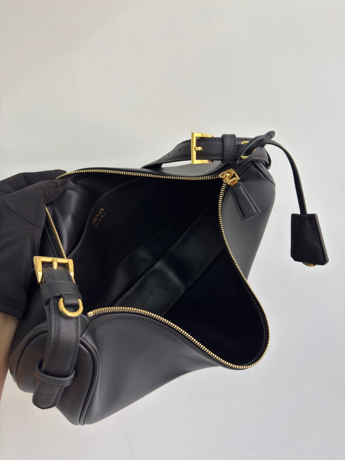 New Fashion Exquisite PRADA  Women's Handheld and Crossbody Bag
