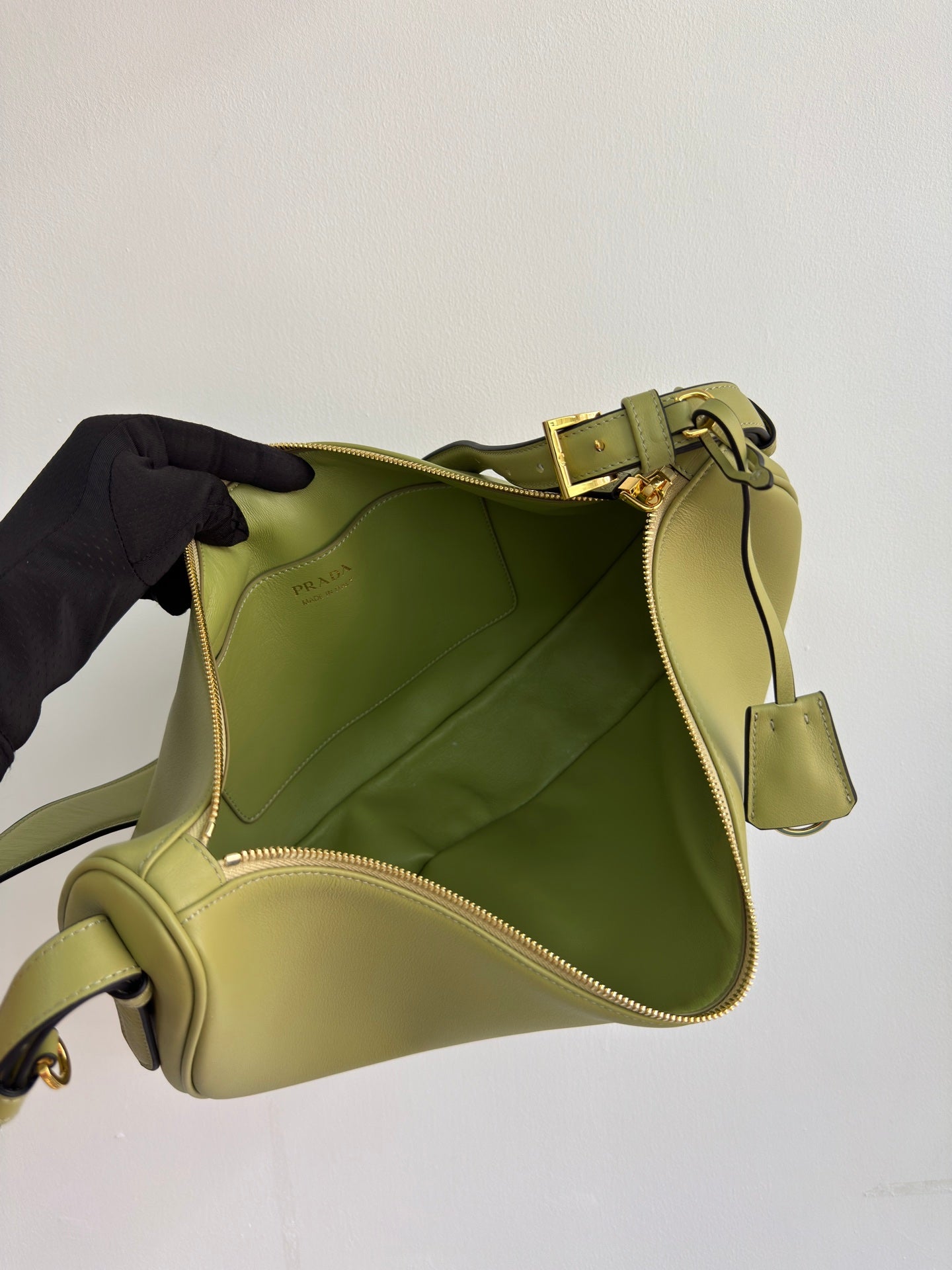 New Fashion Exquisite PRADA  Women's Handheld and Crossbody Bag