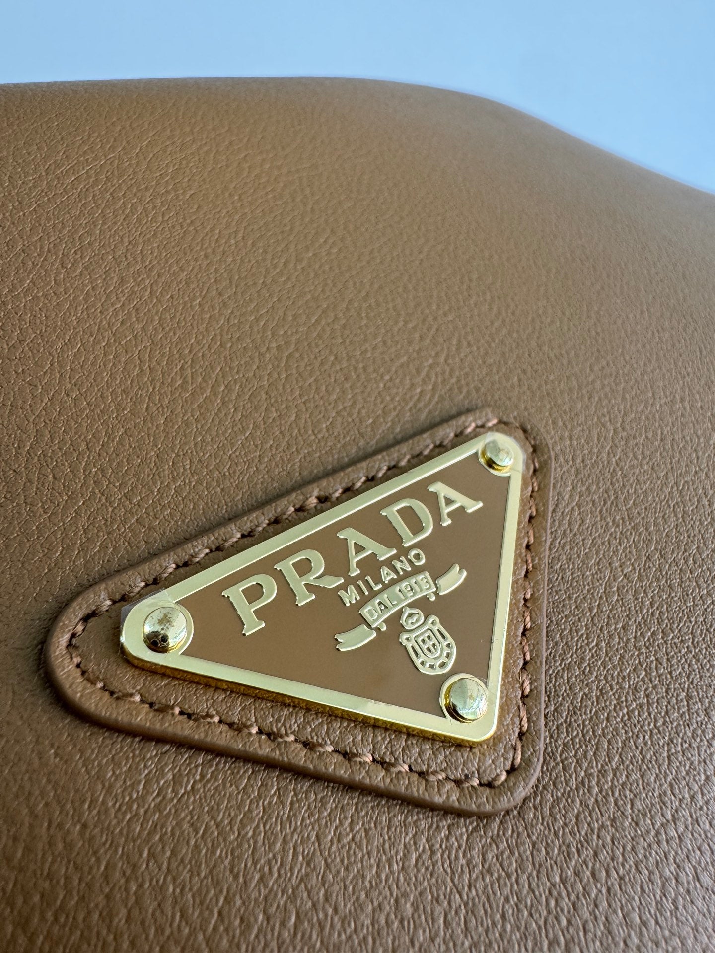New Fashion Exquisite PRADA  Women's Handheld and Crossbody Bag