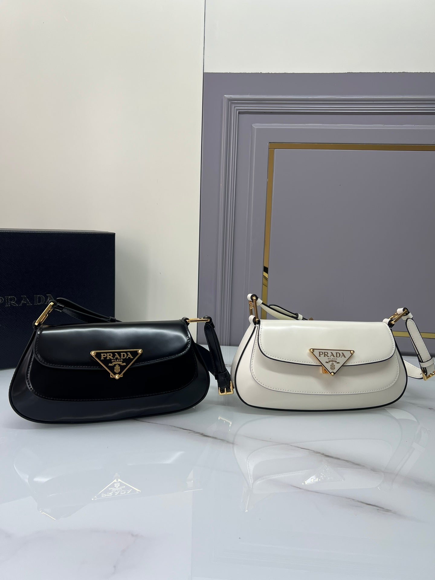 New Fashion Exquisite PRADA  Women's Handheld and Crossbody Bag