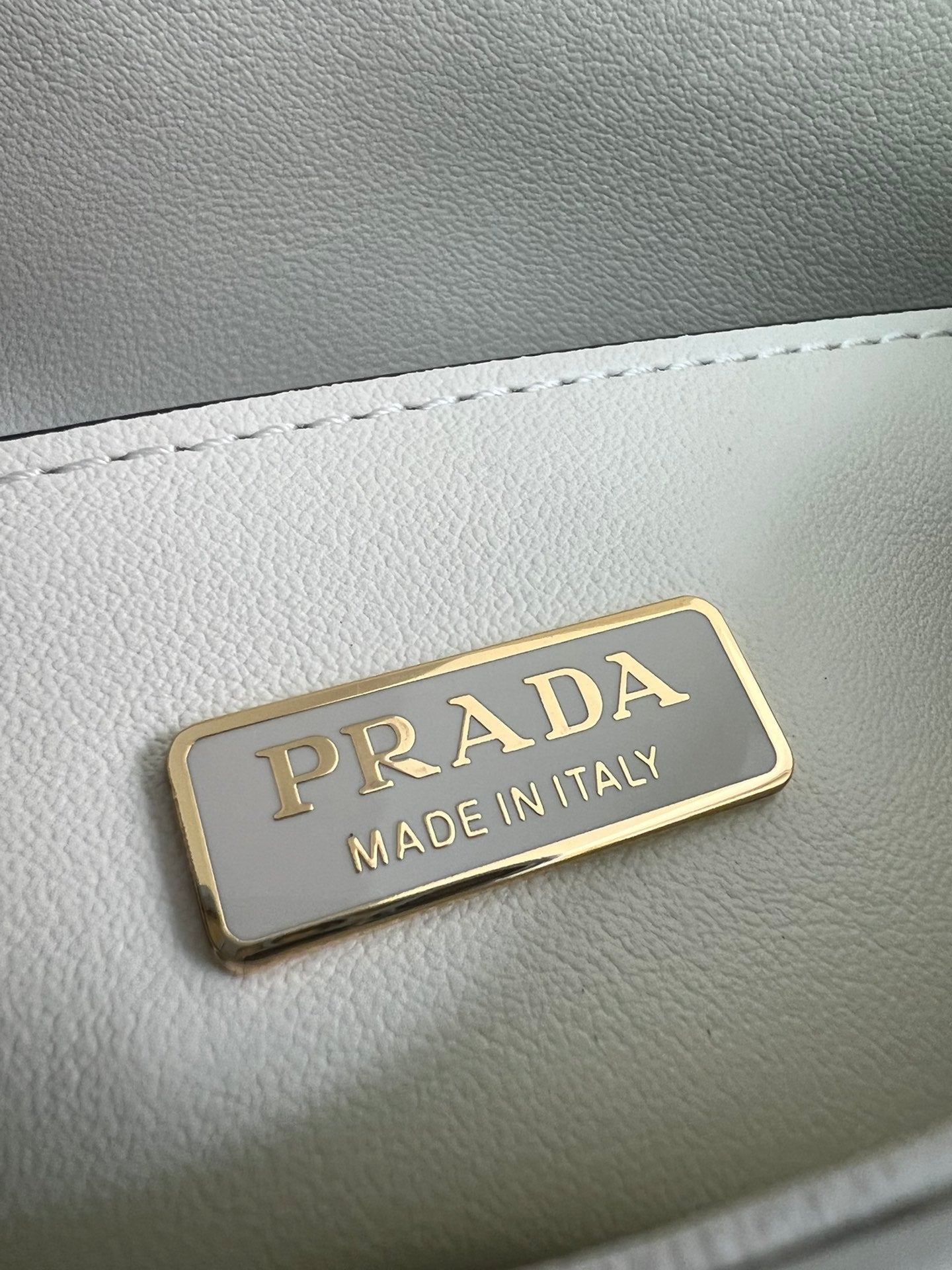 New Fashion Exquisite PRADA  Women's Handheld and Crossbody Bag
